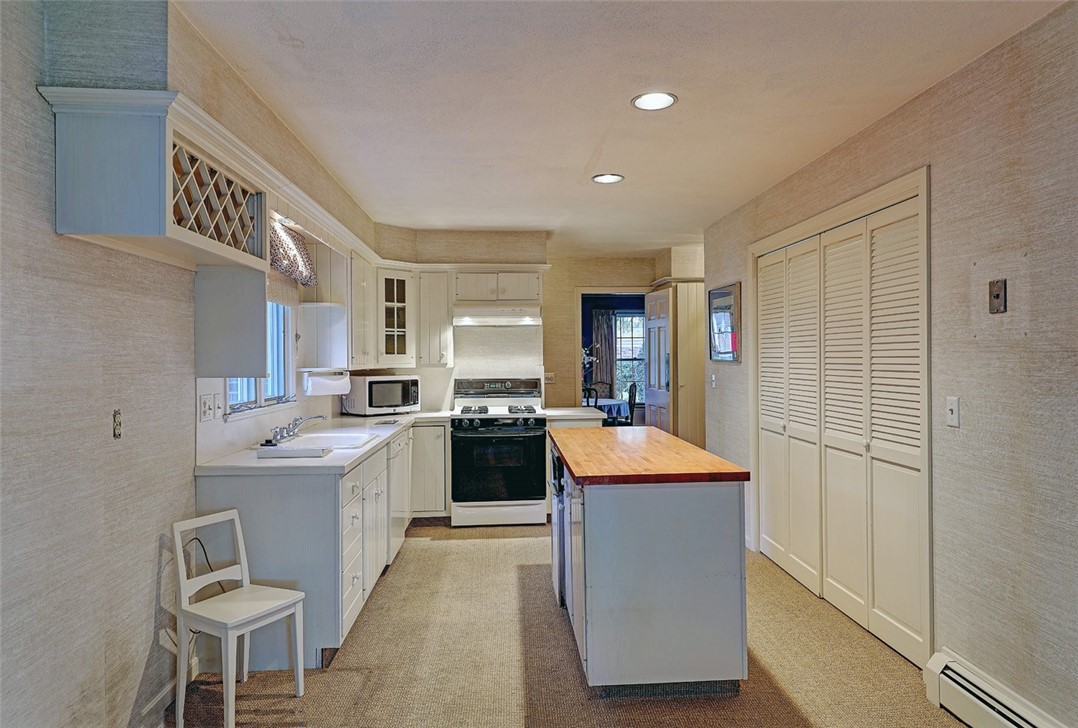 8 Hanley Farm Road Warren, RI 02885 - Photo 5 of 24