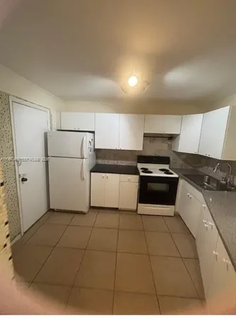 a close view of sink and tap