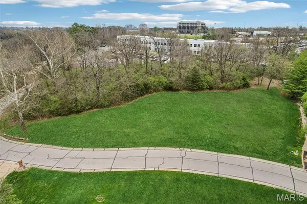 $600,000 | 13004 Pingry Place, St. Louis, MO 63131