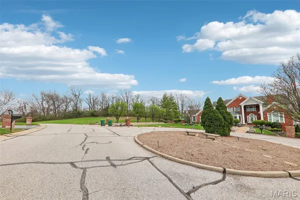 $600,000 | 13004 Pingry Place, St. Louis, MO 63131