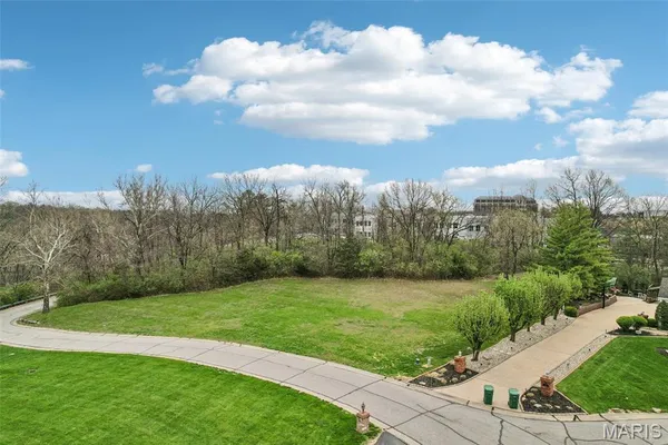 $600,000 | 13004 Pingry Place, St. Louis, MO 63131