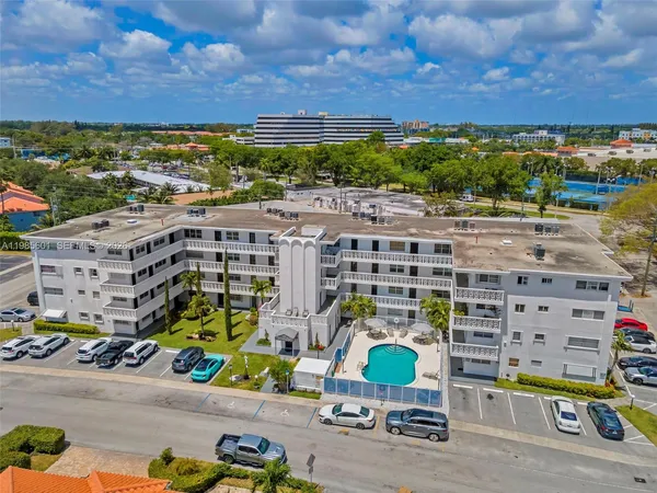 $2,350 | 11685 Canal Drive, Unit 110, North Miami, FL 33181