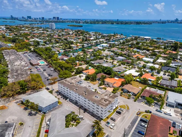 $2,350 | 11685 Canal Drive, Unit 110, North Miami, FL 33181