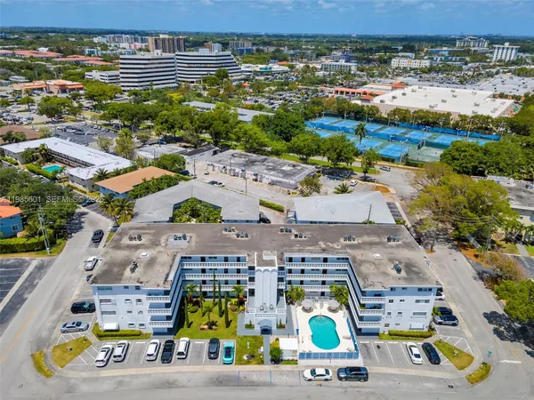 $2,350 | 11685 Canal Drive, Unit 110, North Miami, FL 33181