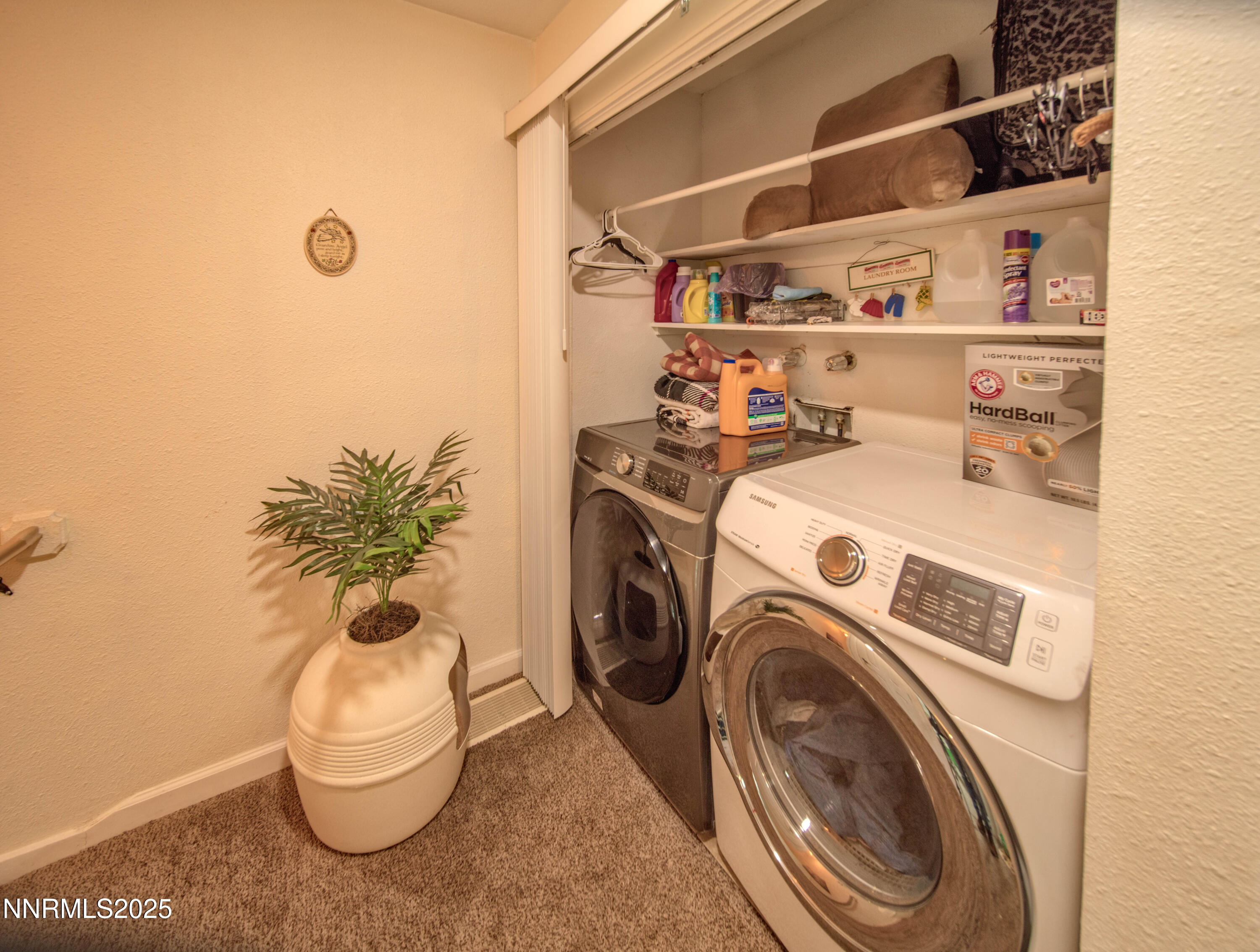 2168 Cannonball Road Sparks, NV 89431 - Photo 20 of 21 a utility room with dryer and washer