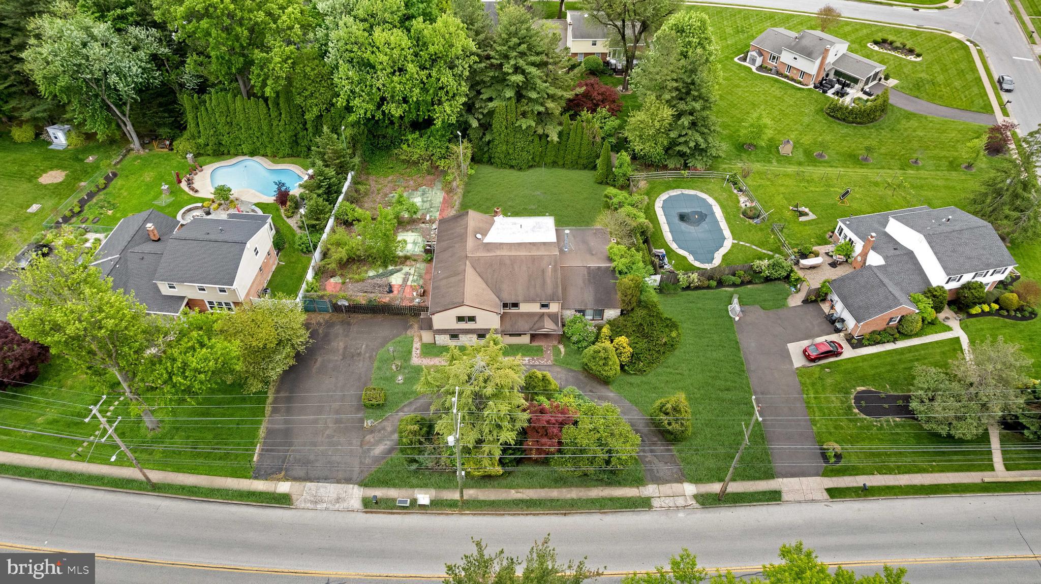 3873 Pine Road Huntingdon Valley, PA 19006 - Photo 7 of 49 Tennis Court Condition