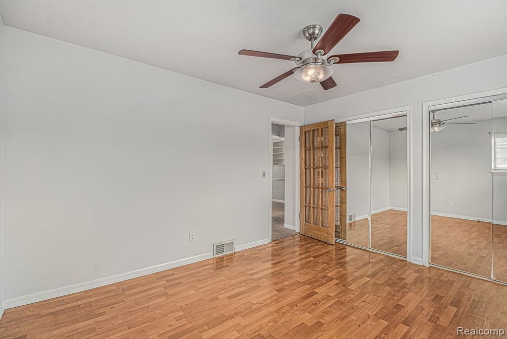 26842 Ford Road Dearborn Heights, MI 48127 - Photo 18 of 36