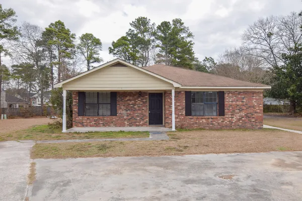 $1,500 | 115 Ashwood Court, Summerville, SC 29486