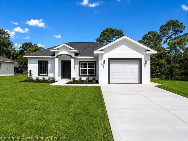 $320,000 | 118 Vera Lane Northwest, Lake Placid, FL 33852