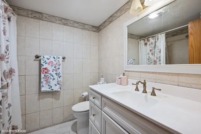 $235,000 | 1215 North Waterman Avenue, Unit 3L, Arlington Heights, IL 60004