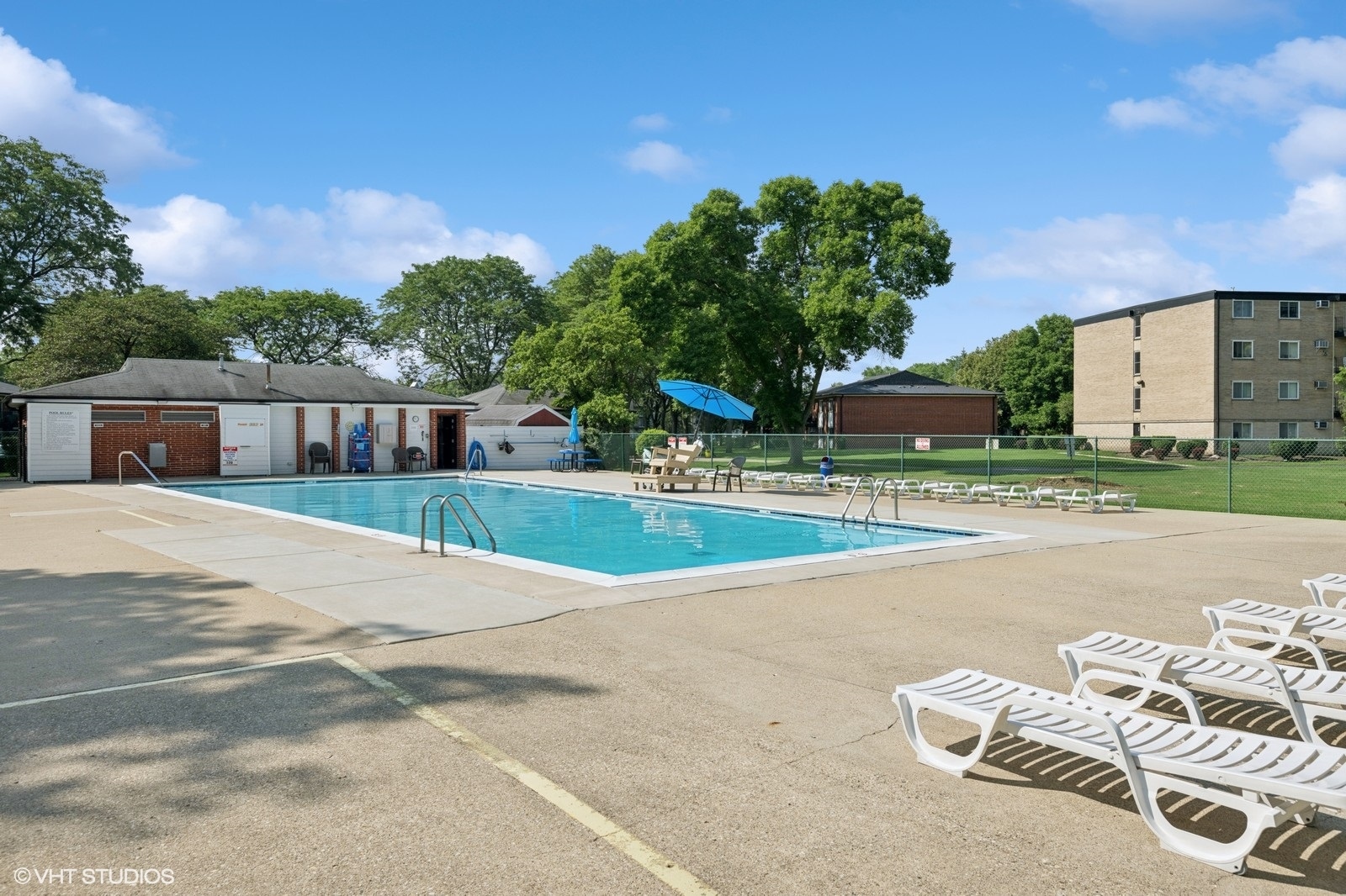 1215 North Waterman Avenue, Unit 3L Arlington Heights, IL 60004 - Photo 15 of 18 a view of swimming pool in front of house