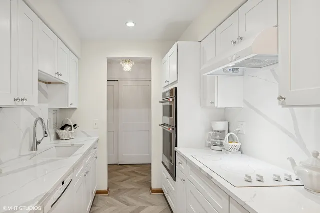 $235,000 | 1215 North Waterman Avenue, Unit 3L, Arlington Heights, IL 60004