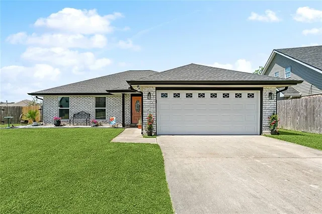 $2,200 | 17 Moss Drive, Laplace, LA 70068
