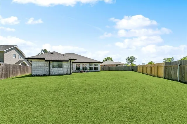 $2,200 | 17 Moss Drive, Laplace, LA 70068