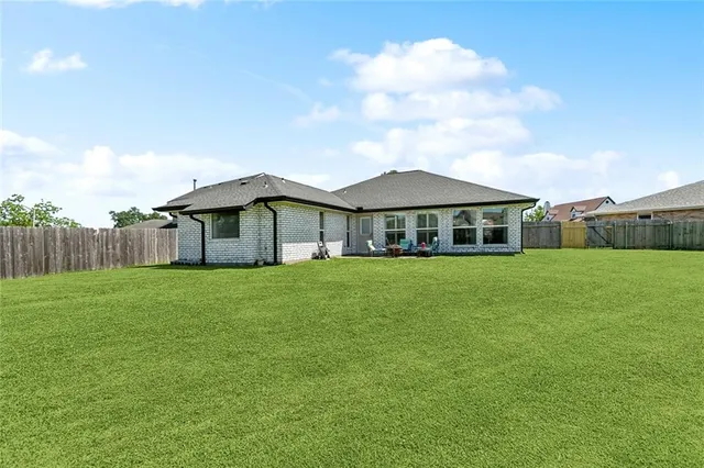 $2,200 | 17 Moss Drive, Laplace, LA 70068