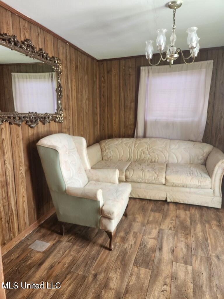 1015 Herbert Lane Hazlehurst, MS 39083 - Photo 4 of 17 Main House Formal Sitting Area