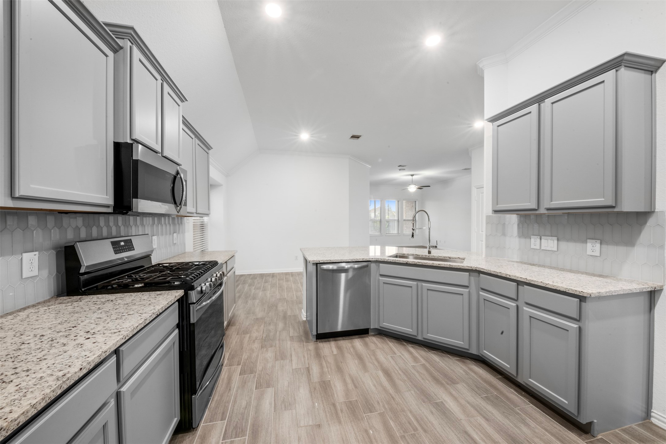 4410 Jessamine Creek Trail Rosharon, TX 77583 - Photo 7 of 27