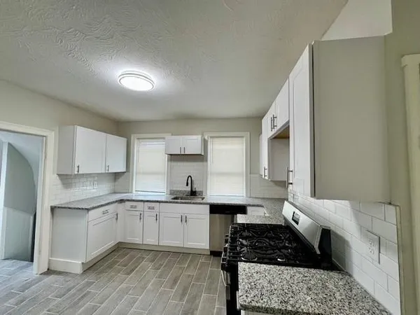 $2,500 | 5 Goulding Street, Unit 1, Providence, RI 02906