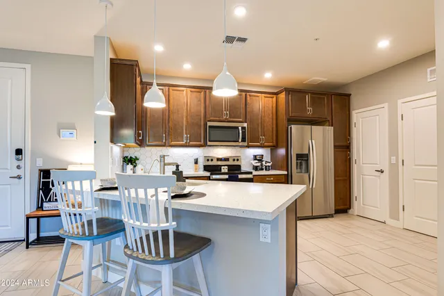 $5,800 | 2511 West Queen Creek Road, Unit 102, Chandler, AZ 85248