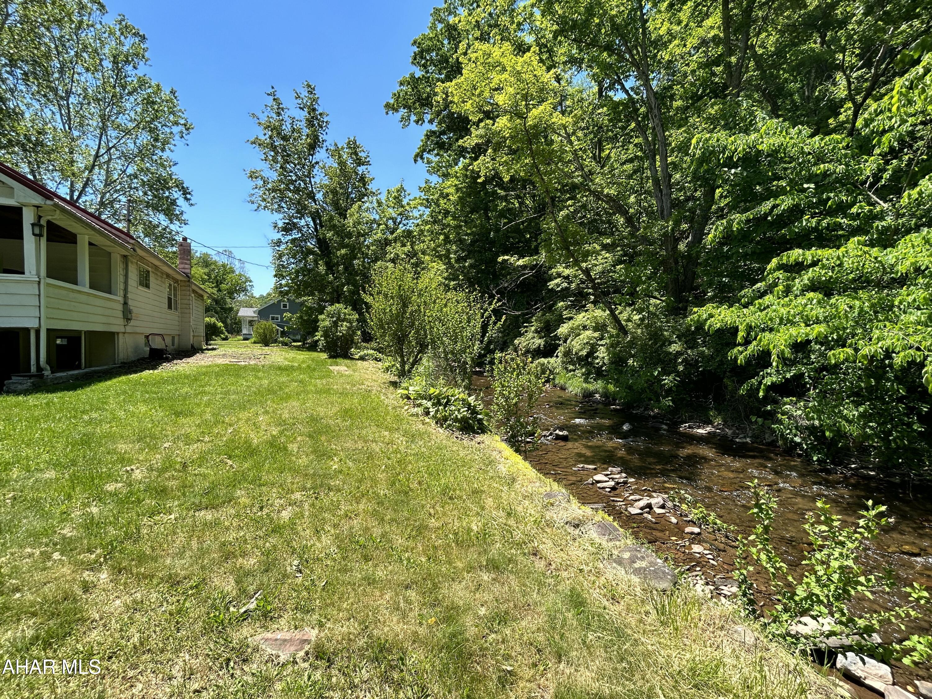 890 Puzzletown Road Duncansville, PA 16635 - Photo 4 of 36