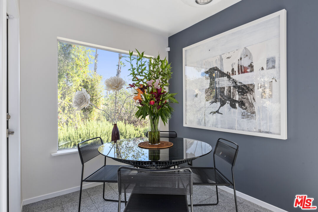 8670 Allenwood Road Los Angeles, CA 90046 - Photo 15 of 34