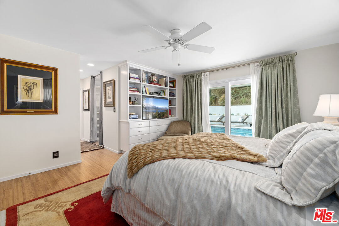 8670 Allenwood Road Los Angeles, CA 90046 - Photo 16 of 34