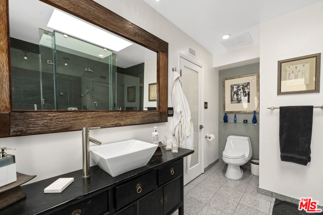 8670 Allenwood Road Los Angeles, CA 90046 - Photo 18 of 34