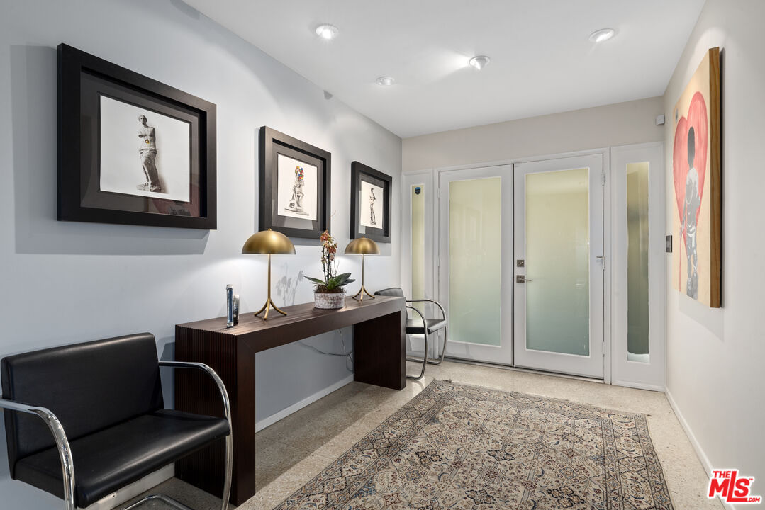 8670 Allenwood Road Los Angeles, CA 90046 - Photo 2 of 34