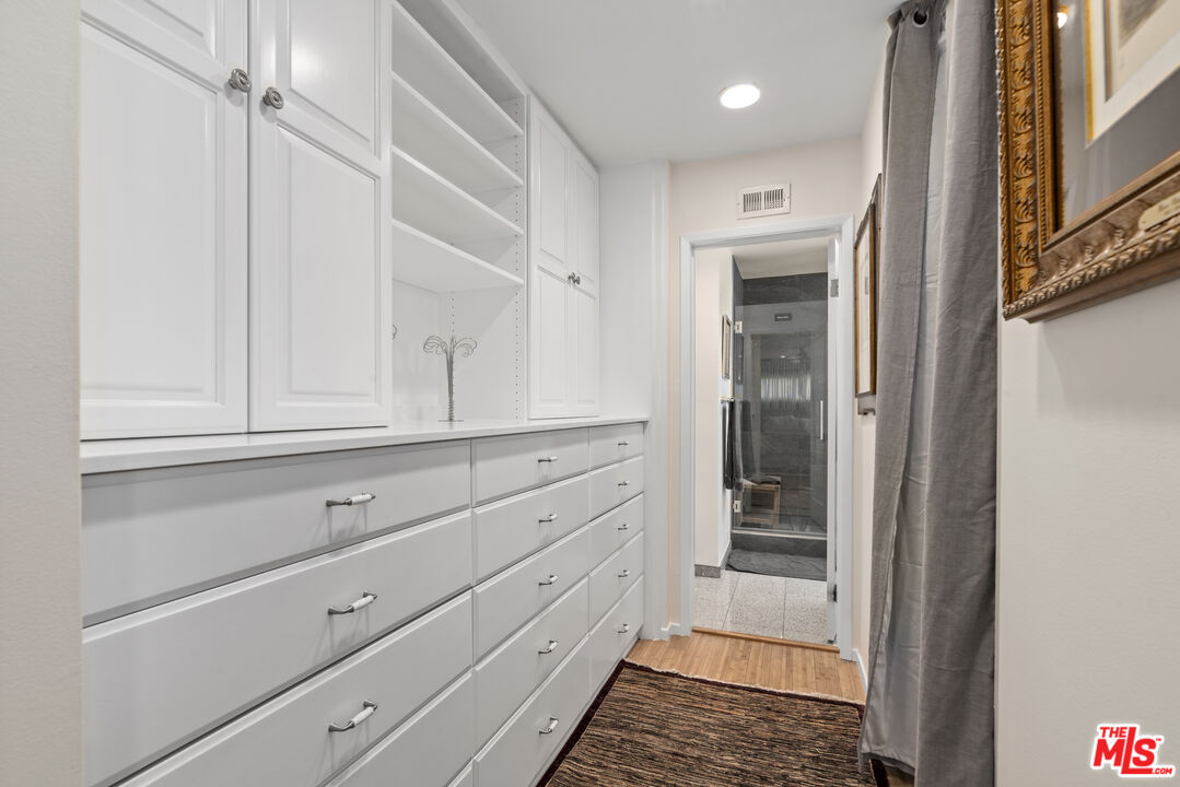 8670 Allenwood Road Los Angeles, CA 90046 - Photo 21 of 34
