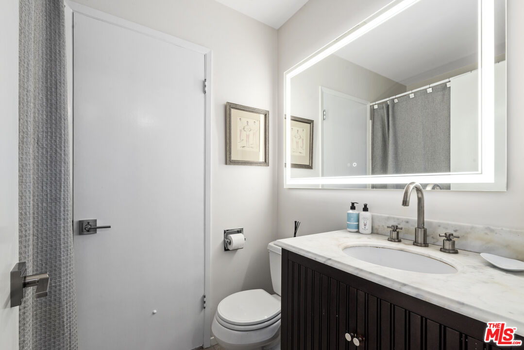 8670 Allenwood Road Los Angeles, CA 90046 - Photo 23 of 34