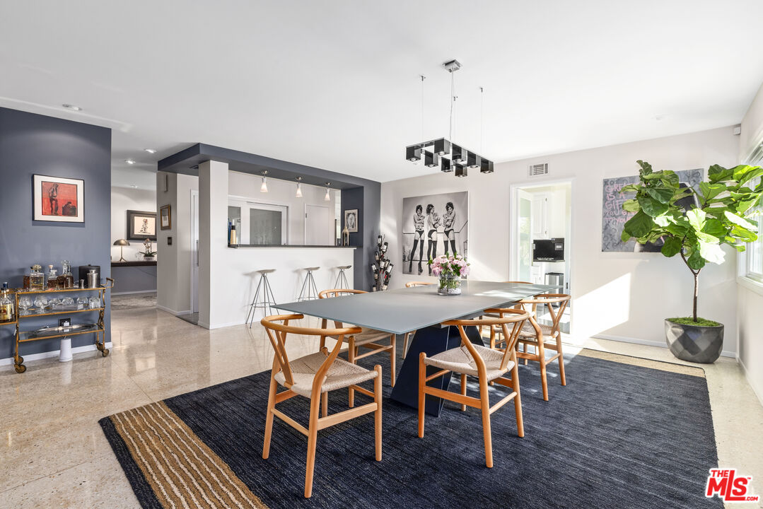8670 Allenwood Road Los Angeles, CA 90046 - Photo 8 of 34