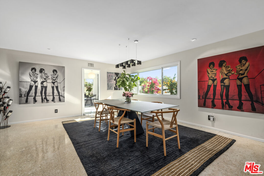 8670 Allenwood Road Los Angeles, CA 90046 - Photo 9 of 34