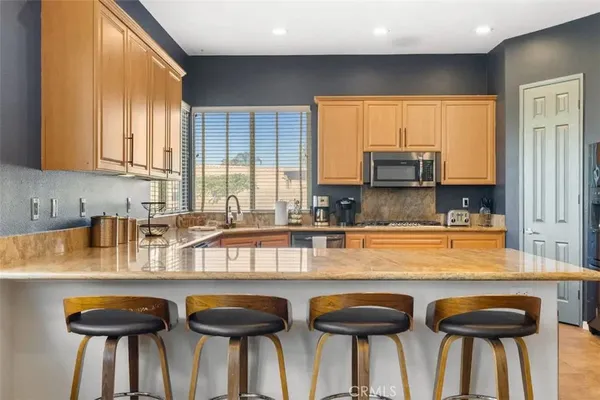 $5,875 | 44260 Vía Coronado, La Quinta, CA 92253