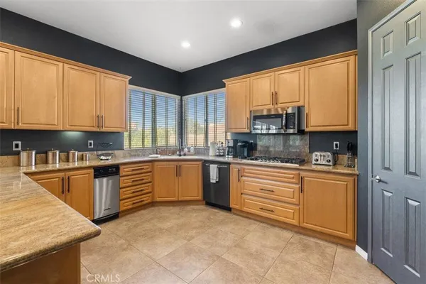 $5,875 | 44260 Vía Coronado, La Quinta, CA 92253