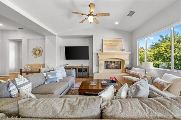 $5,875 | 44260 Vía Coronado, La Quinta, CA 92253