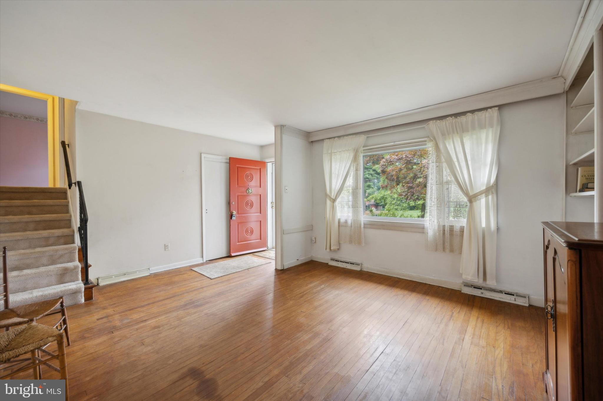 70 Schoolhouse Road Chalfont, PA 18914 - Photo 7 of 35 Living Room
