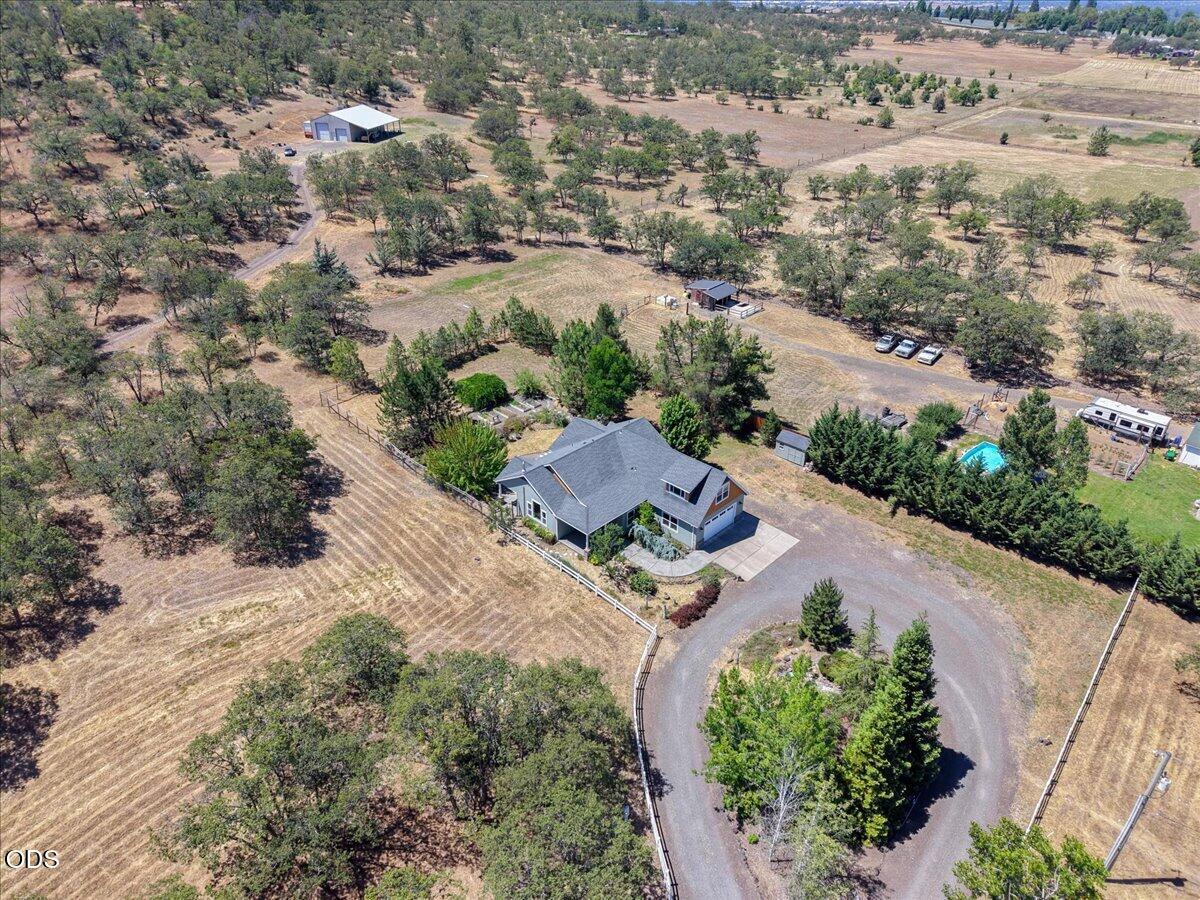 1712 Stevens Road Eagle Point, OR 97524 - Photo 59 of 63