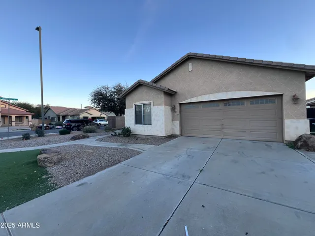 $2,400 | 1961 East Shannon Street, Gilbert, AZ 85295