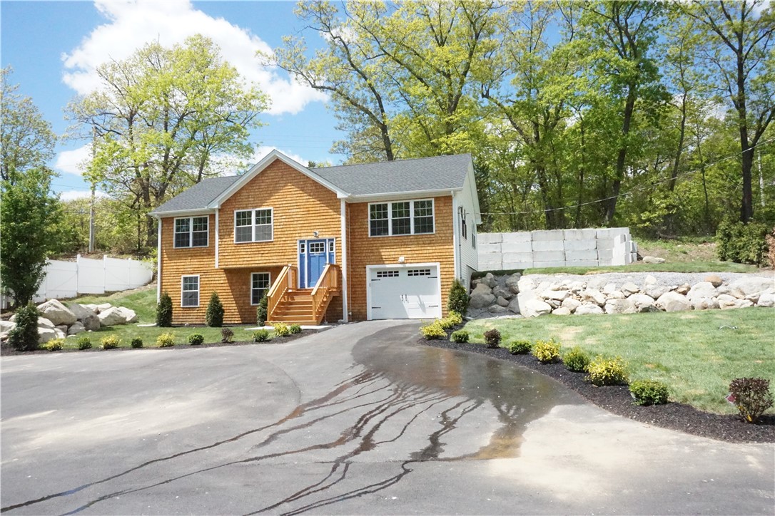 178 Highland Street Cranston, RI 02920 - Photo 3 of 34