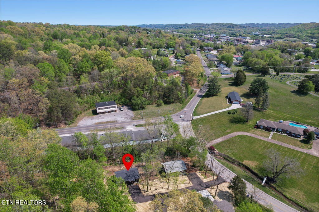 503 Hillcrest Street Clinton, TN 37716 - Photo 18 of 19 an aerial view of a house with a garden