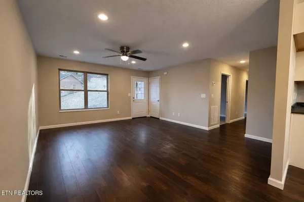 $308,000 | 503 Hillcrest Street, Clinton, TN 37716