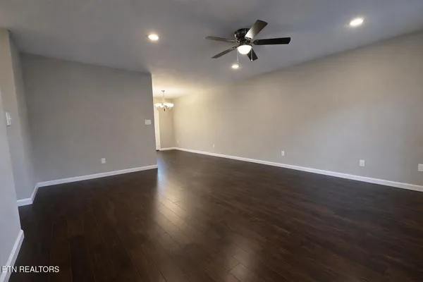 $308,000 | 503 Hillcrest Street, Clinton, TN 37716