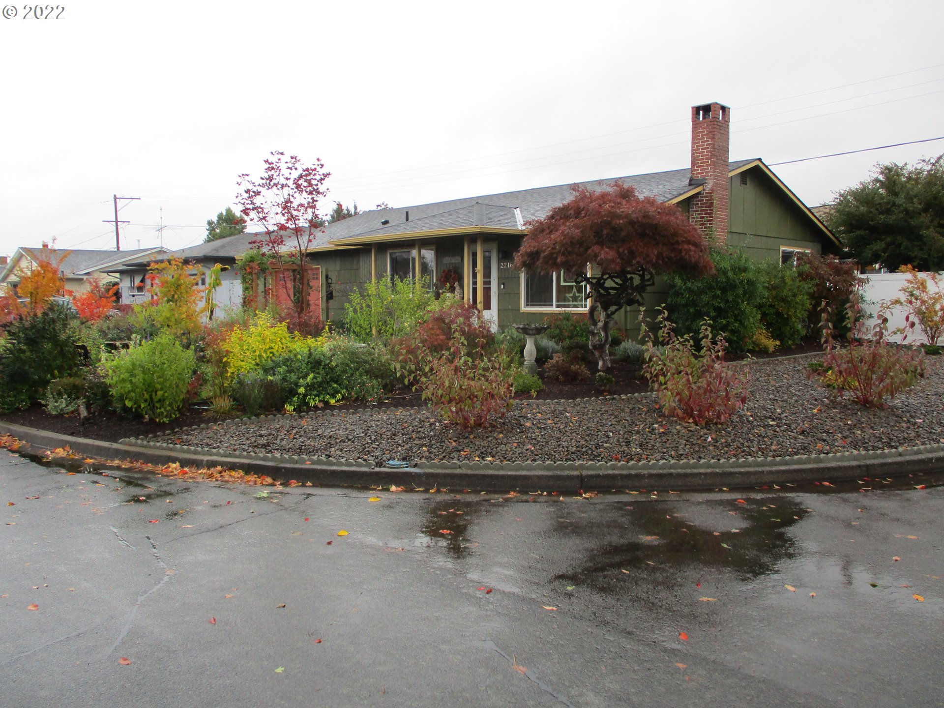2216 Umpqua Road Woodburn, OR 97071 - Photo 2 of 21 Gallery Image 2