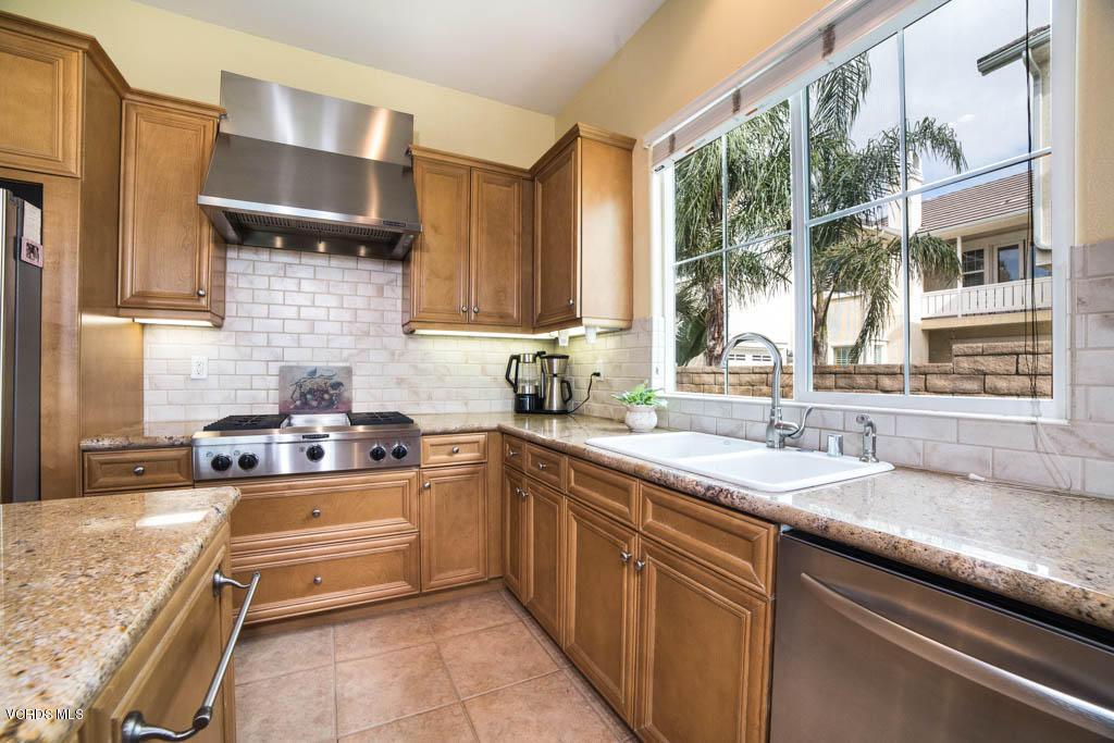 3789 Horizon Ridge Court Simi Valley, CA 93063 - Photo 14 of 41 #14- 3789 Horizon Ridge Ct