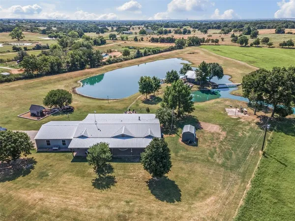 $850,000 | 1465 County Road 3690, Paradise, TX 76073