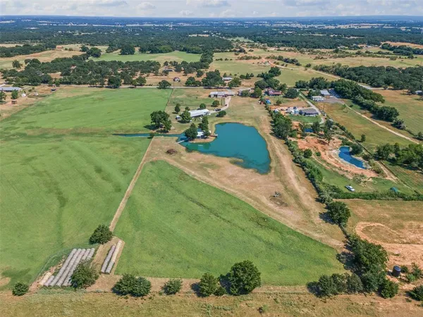 $850,000 | 1465 County Road 3690, Paradise, TX 76073