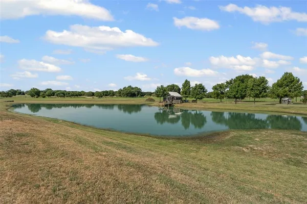 $850,000 | 1465 County Road 3690, Paradise, TX 76073