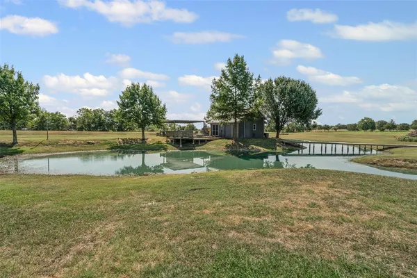 $850,000 | 1465 County Road 3690, Paradise, TX 76073