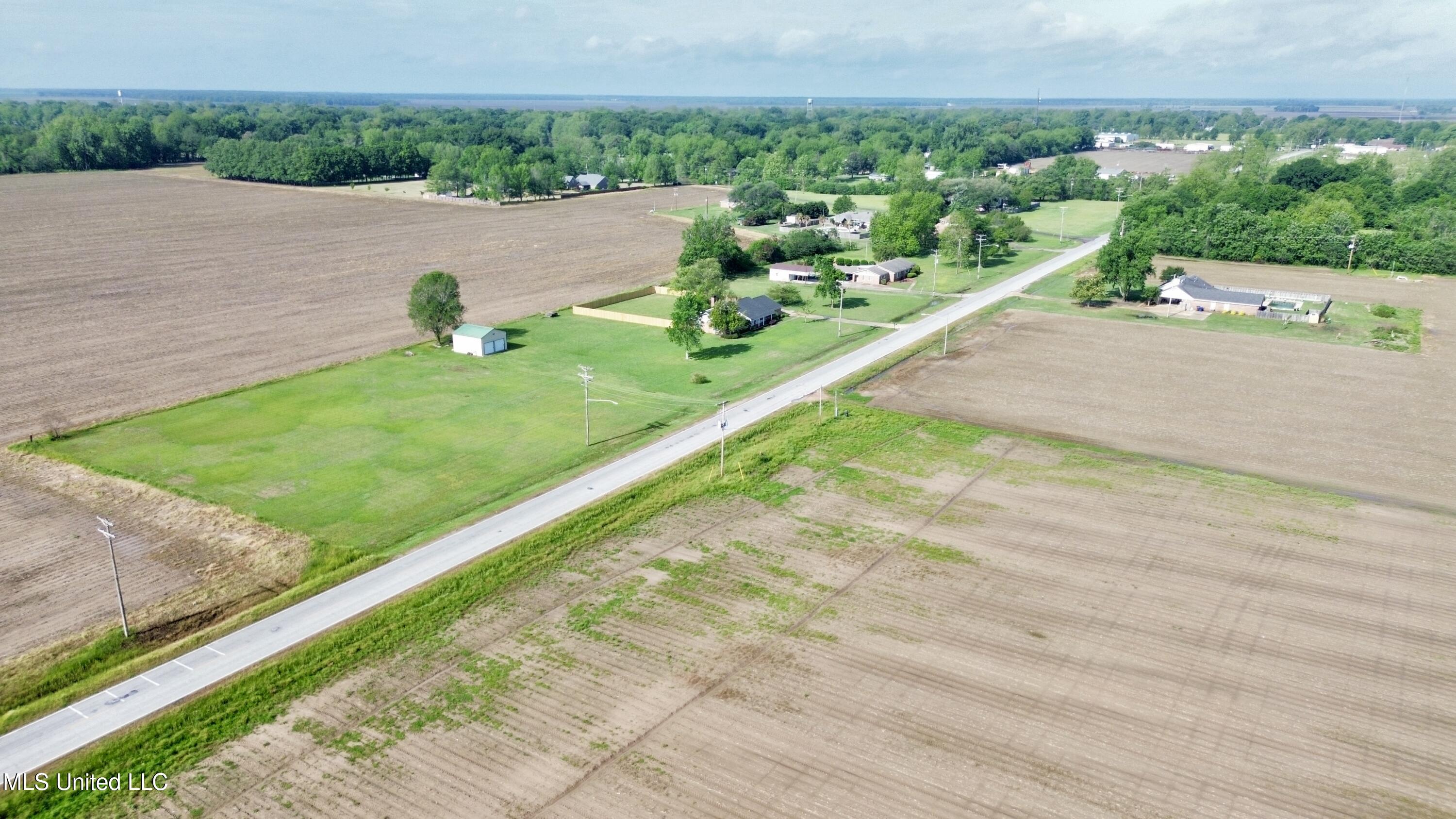 309 Bailey Road Hollandale, MS 38748 - Photo 3 of 39 dji_fly_20250422_123048_225_174552963816