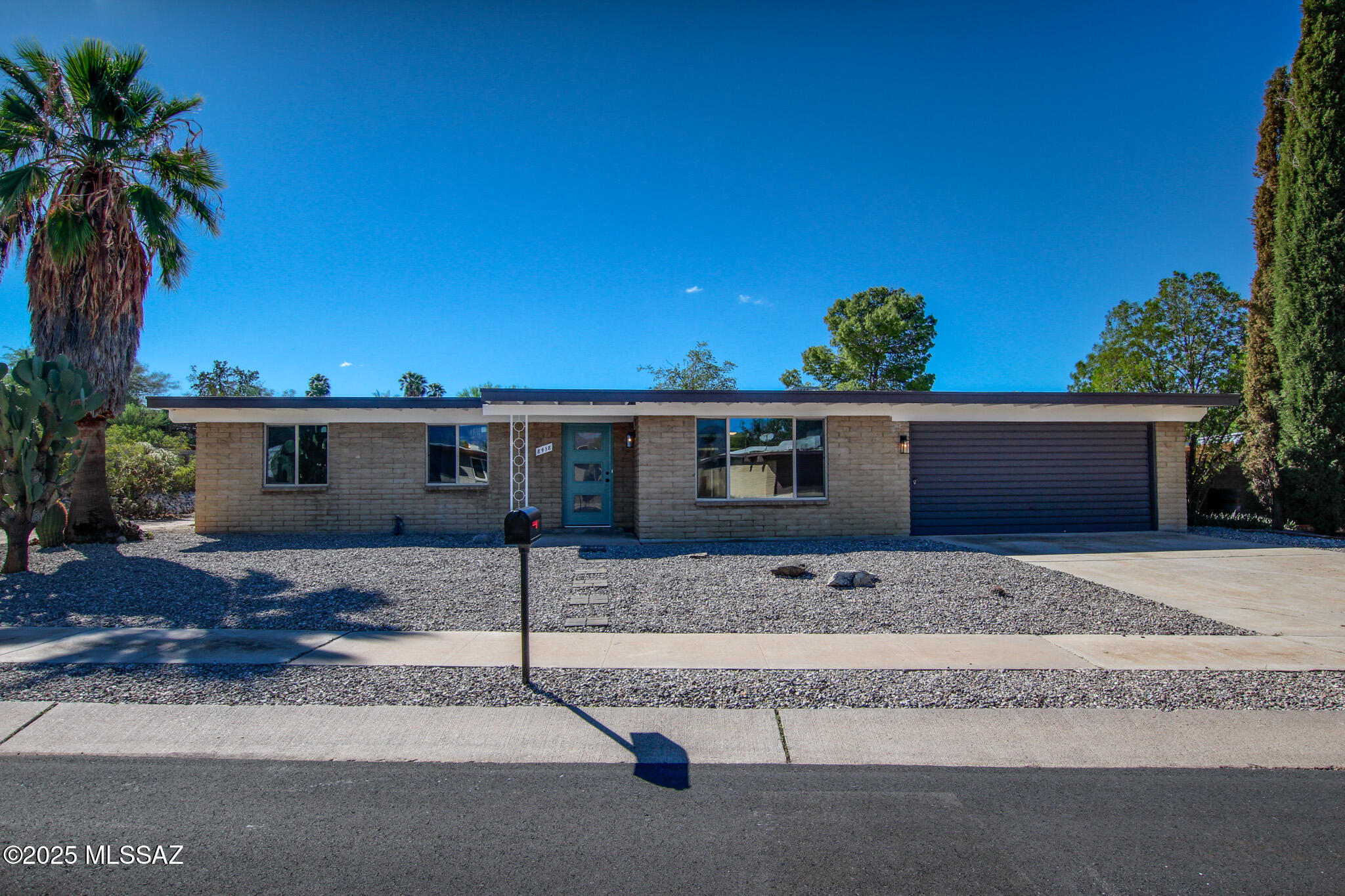 8418 East Rolling Ridge Street Tucson, AZ 85710 - Photo 1 of 30 Gallery Image 1